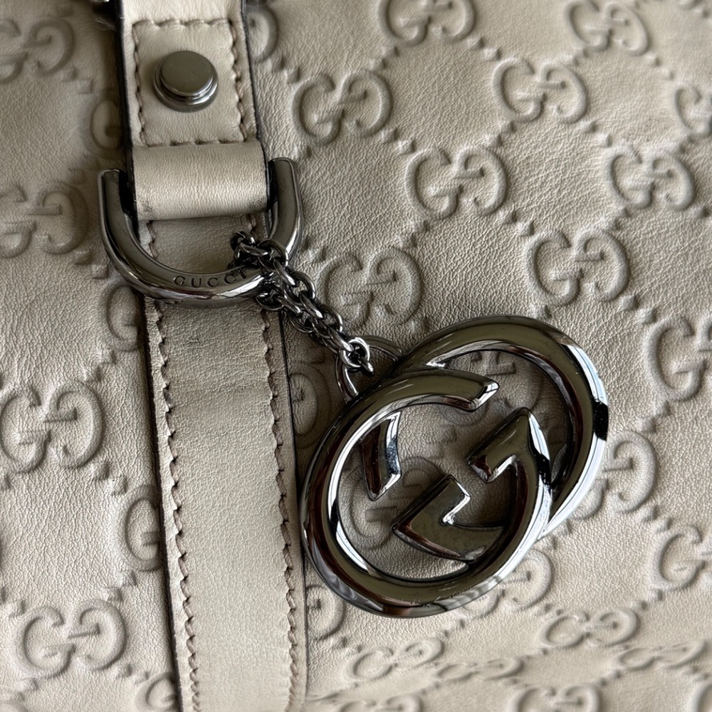Gucci White Guccissima Leather GG Charm Convertible Bag – Good Conditi - Picture 15 of 15